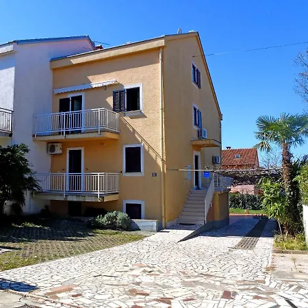 Apartment Honor Njivice Exterior photo